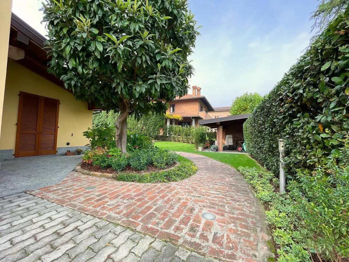 Entire Accommodation With Private Garden Near Milan And Lake Como - Free Parking - Family Friendly Seregno Italy