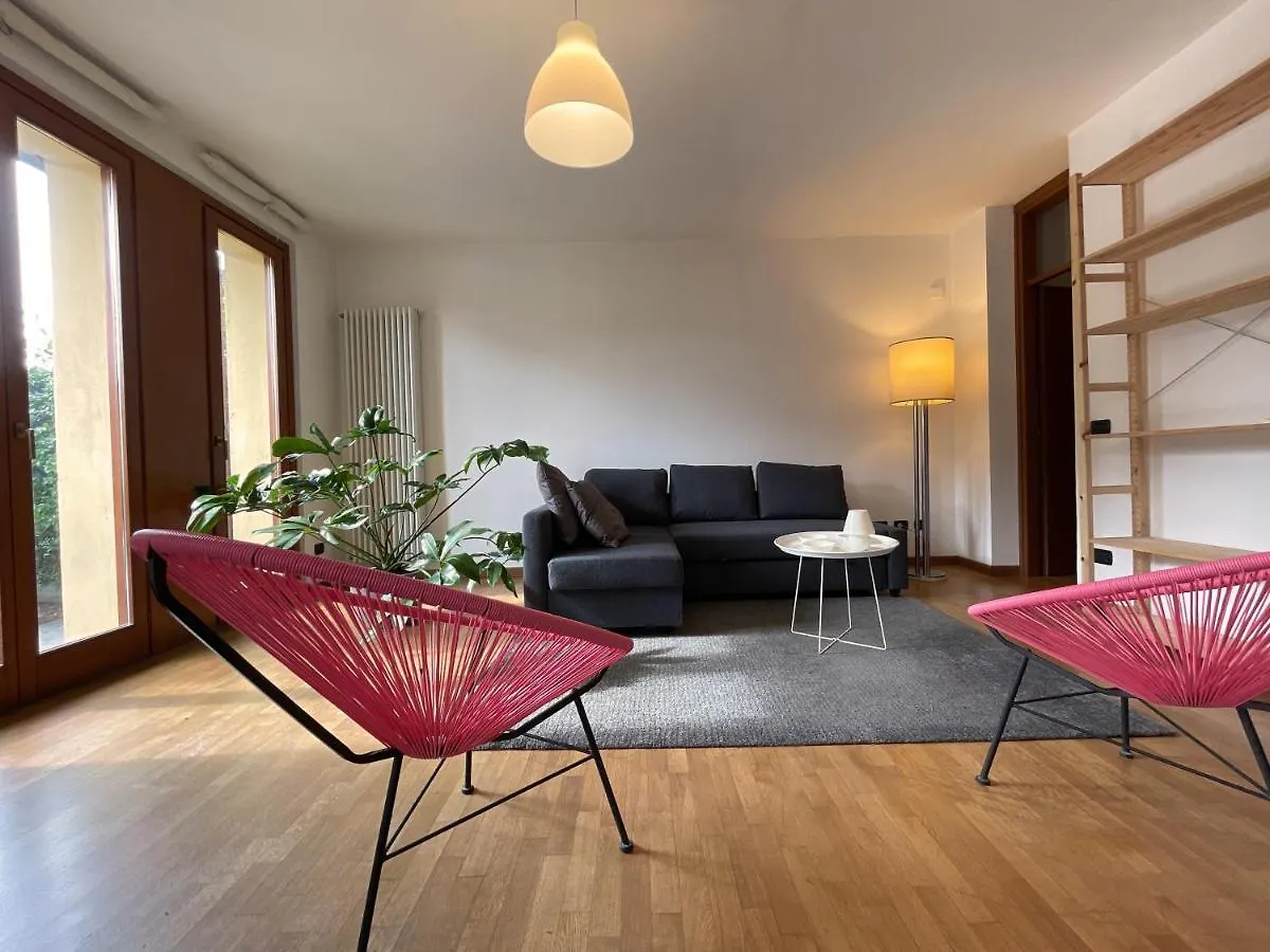 Entire Accommodation With Private Garden Near Milan And Lake Como - Free Parking - Family Friendly Seregno Apartment
