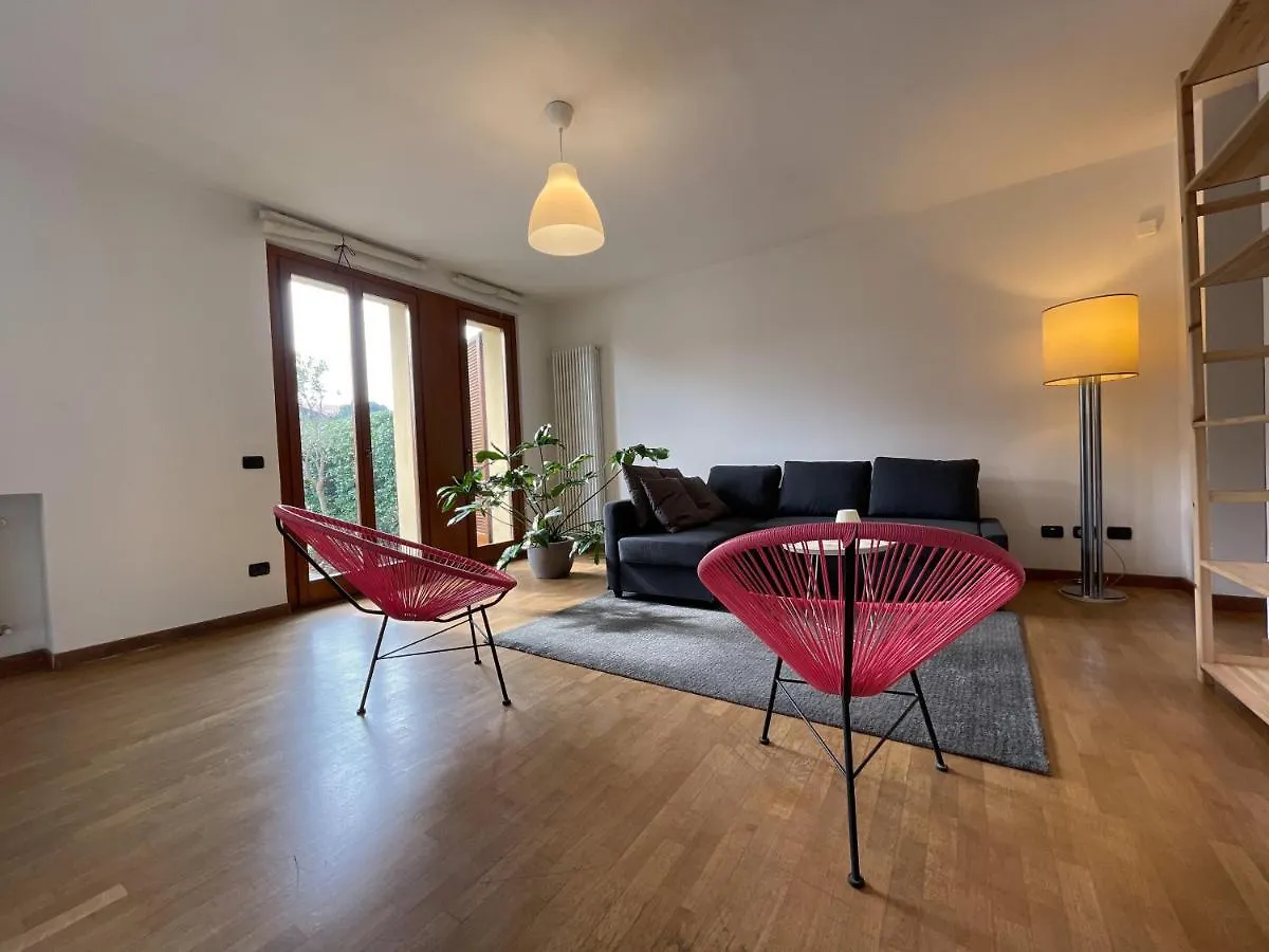 Apartment Entire Accommodation With Private Garden Near Milan And Lake Como - Free Parking - Family Friendly Seregno Italy