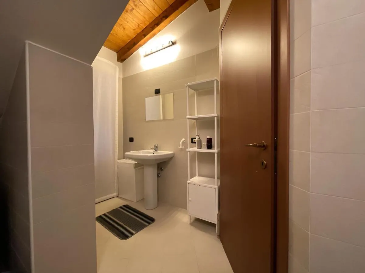 Entire Accommodation With Private Garden Near Milan And Lake Como - Free Parking - Family Friendly Seregno 0*,  Italy
