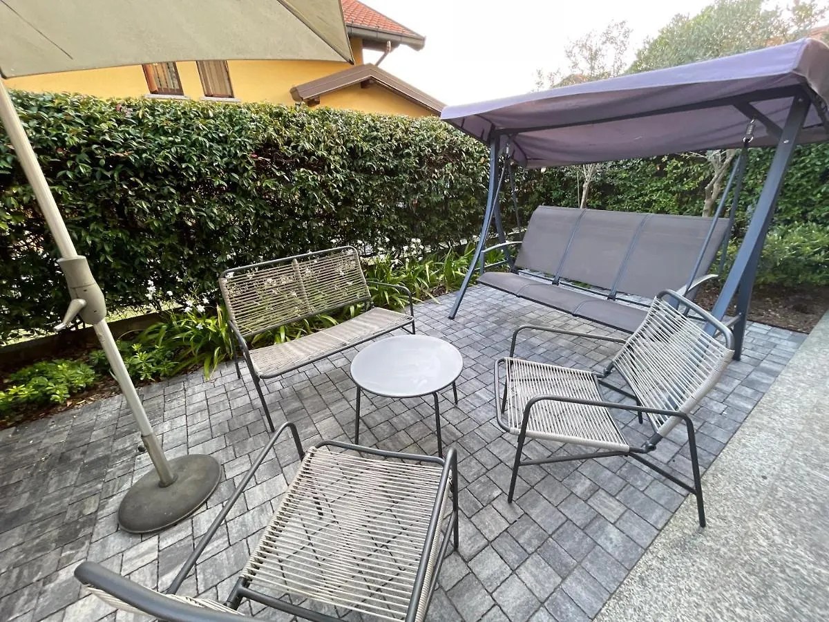 Entire Accommodation With Private Garden Near Milan And Lake Como - Free Parking - Family Friendly location